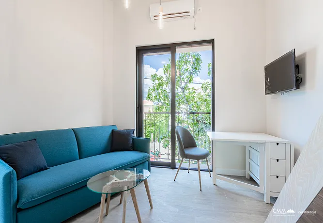 Studio und Penthouse in einem neuen Haus in Tivat