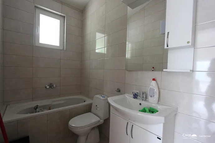 Haus in Bjelisi auf zwei Etagen mit großem Garten