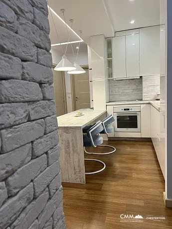 Luxuswohnung im Zentrum von Budva – 90 m² mit Garage