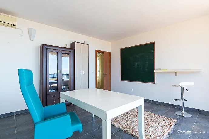 Villa mit Meerblick in Becici