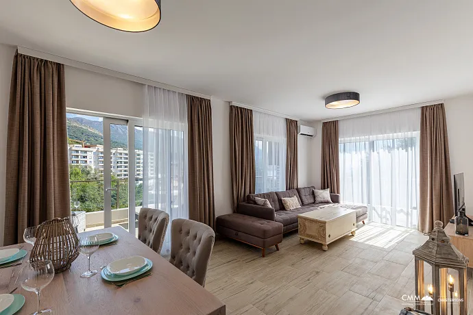 Luxuriöse 2-Zimmer-Wohnung, 66 m², mit Panoramablick auf das Meer – Bečići