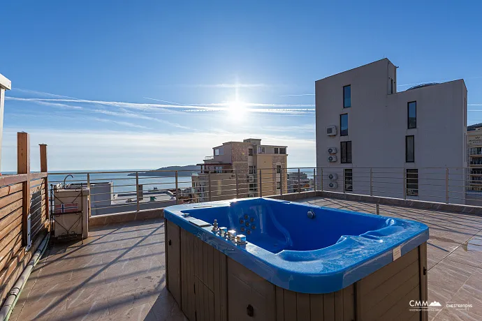 Penthouse-Sunny Side Resort & Spa