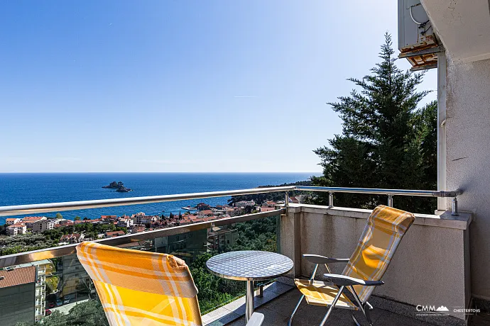 Drei-Zimmer-Wohnung in Petrovac mit Meerblick