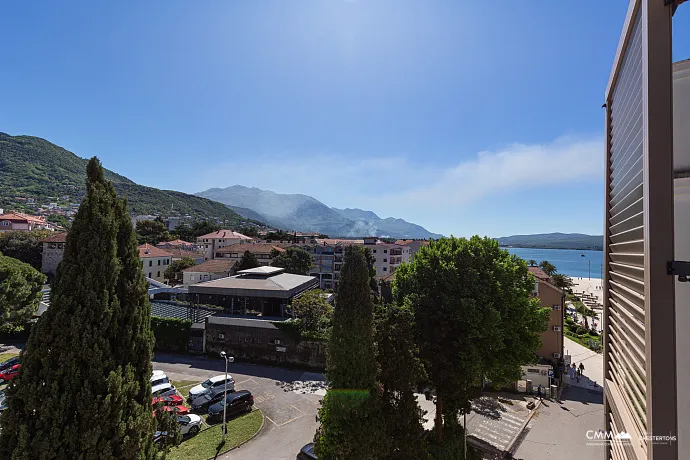 Luxuriöse Ein-Zimmer-Wohnung mit Meerblick in Porto Montenegro