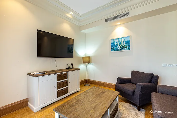 Luxuriöse Ein-Zimmer-Wohnung mit Meerblick in Porto Montenegro