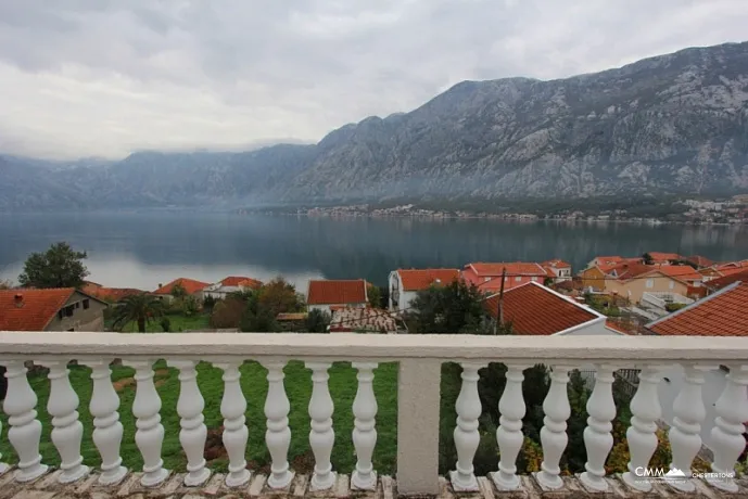 Haus mit Meerblick in Kotor