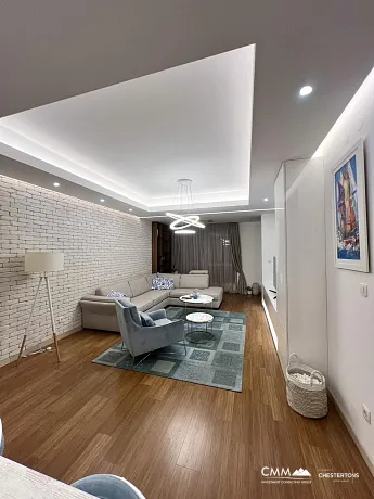 Luxuswohnung im Zentrum von Budva – 90 m² mit Garage