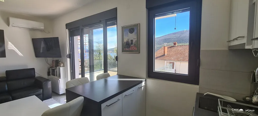 Schöne Wohnung in Djenovici mit Meerblick
