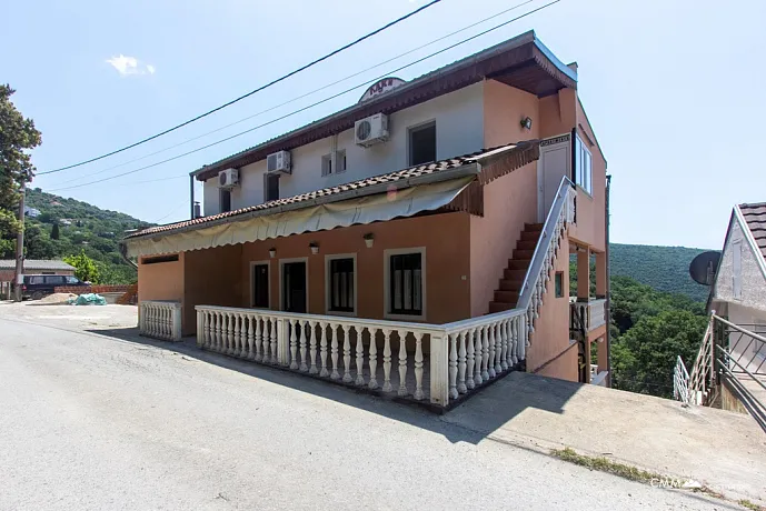 Dreistöckiges Haus mit Meerblick in Kruce