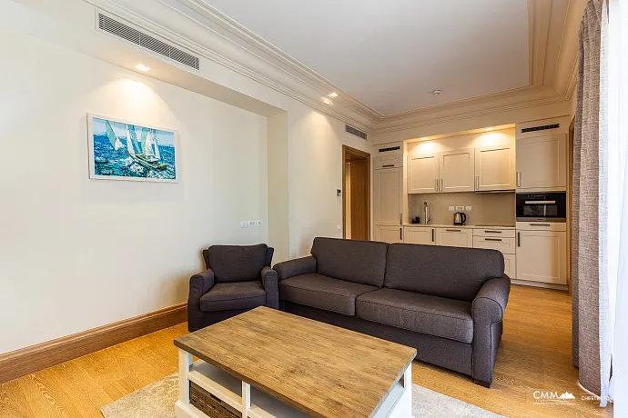 Luxuriöse Ein-Zimmer-Wohnung mit Meerblick in Porto Montenegro