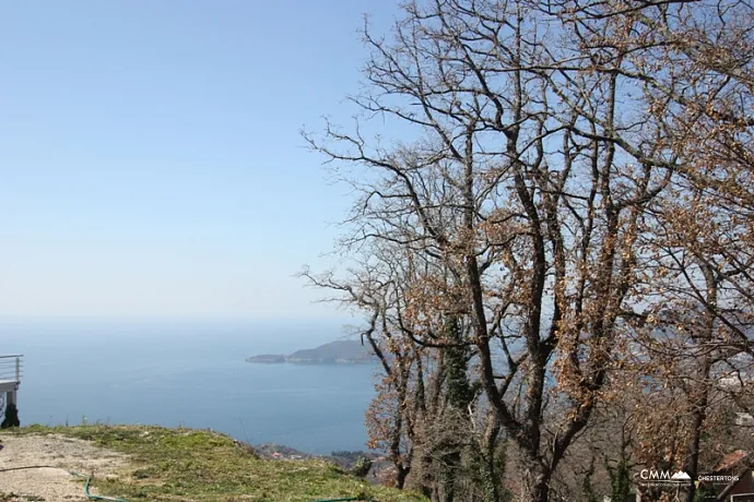 Zwei Grundstücke in Kulyach, Budva