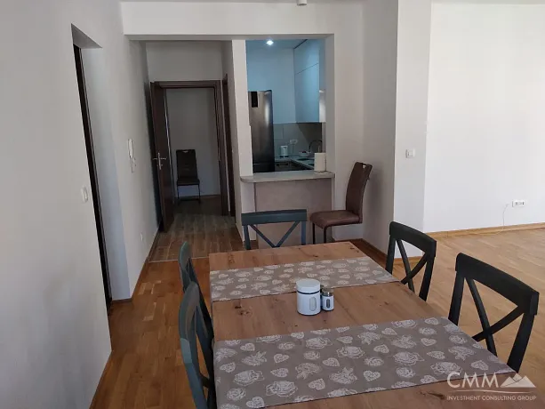 Wohnung im Zentrum in einem neuen Haus mit zwei Schlafzimmern in Budva nahe dem Meer