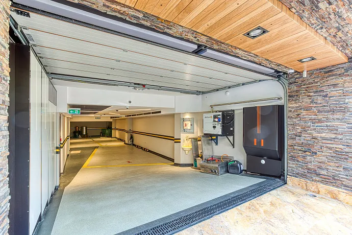 Eine elegante Zwei-Zimmer-Wohnung mit exklusivem Design im Herzen von Budva.