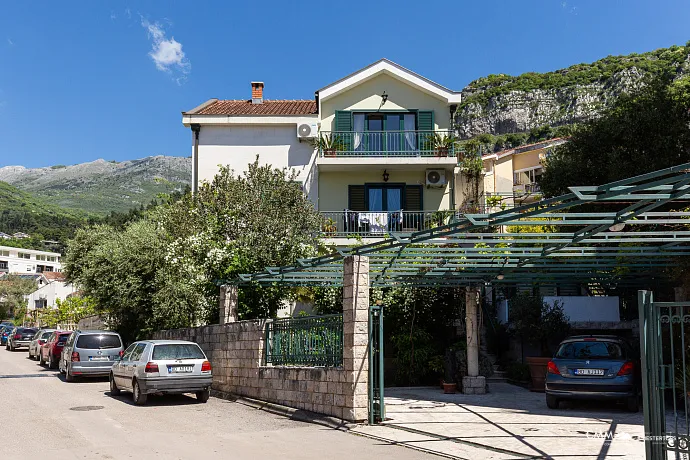 Geräumiges Haus in Budva