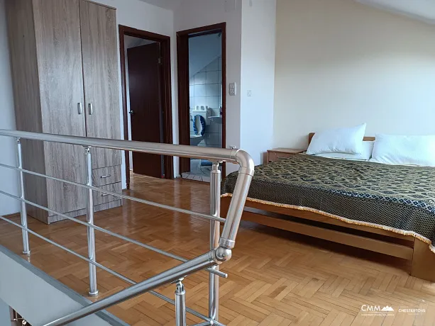 Studios und Apartments mit zwei Schlafzimmern in Markovichi mit Meerblick