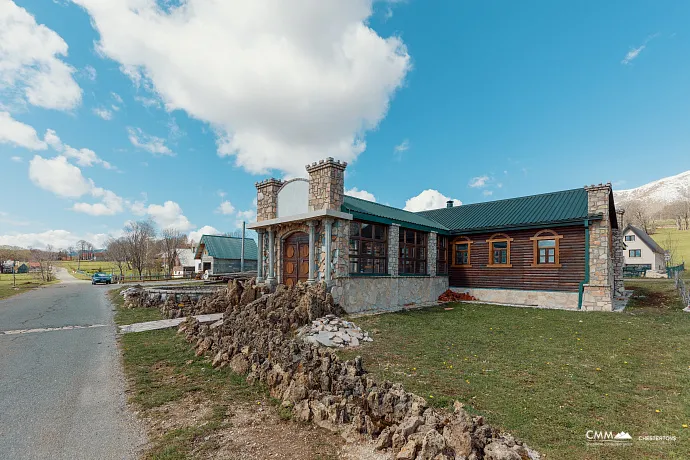 Zu verkaufen oder zu vermieten — Neues Restaurant in Žabljak