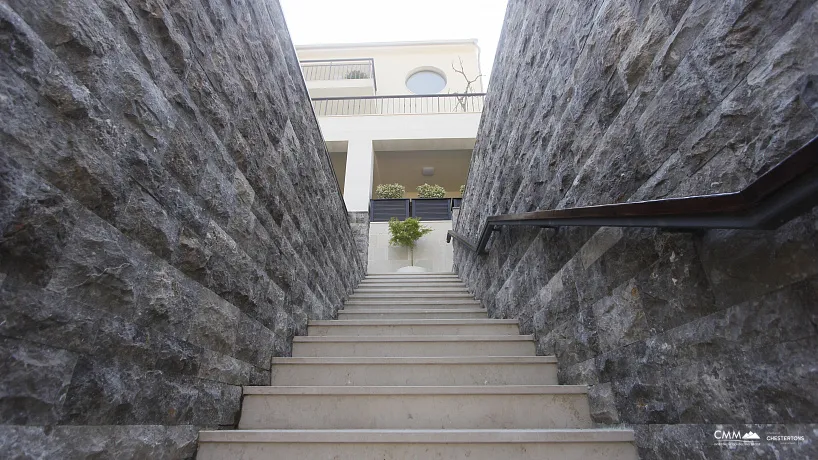 Neues Haus am Meer in Muo Kotor