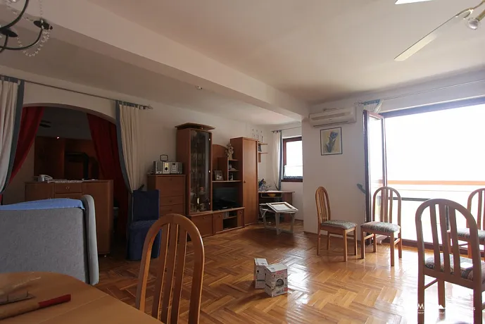 Geräumige Wohnung in Budva mit Meerblick