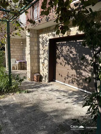 Geräumiges Haus mit Garage und Panoramablick auf das Meer