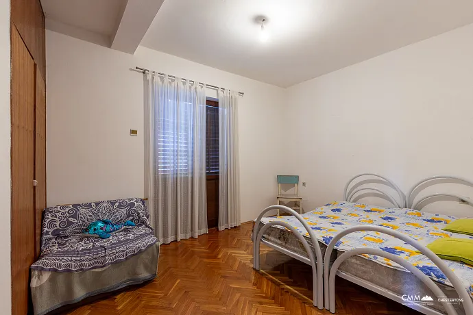 ZU VERKAUFEN: HAUS 270 m² – EINZIGARTIGE GELEGENHEIT IN PRČANJ!