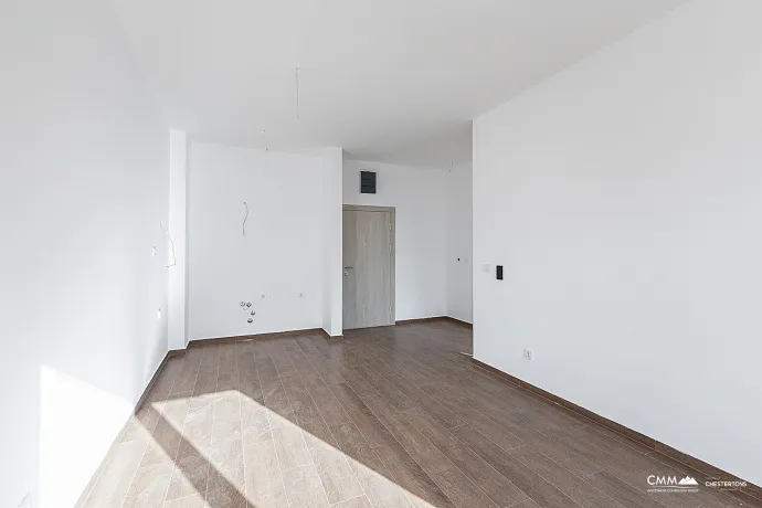 Sonnige Einzimmerwohnung mit 42 m² in Budva, nahe dem Meer.