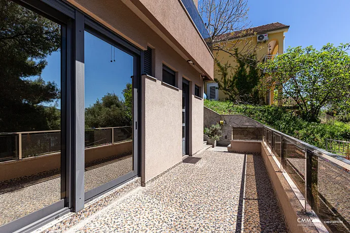 Ausgezeichnete Villa im Zentrum von Herceg Novi