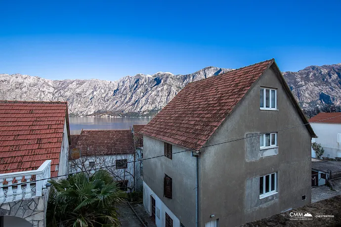 ZU VERKAUFEN: HAUS 270 m² – EINZIGARTIGE GELEGENHEIT IN PRČANJ!