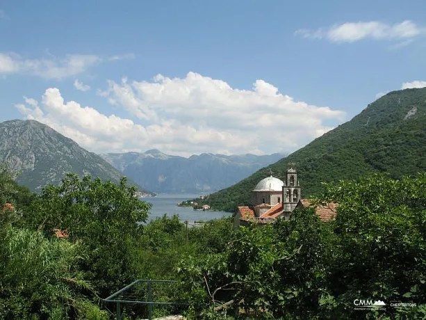 Komplex aus drei Gebäuden in Kotor