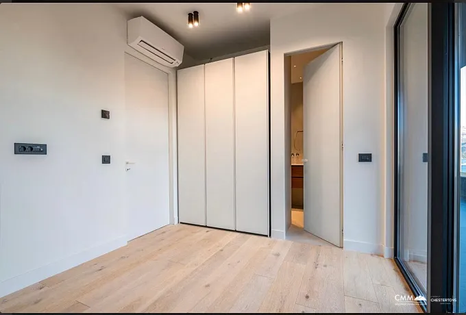 Dreizimmerwohnung in Budva mit herrlichem Blick