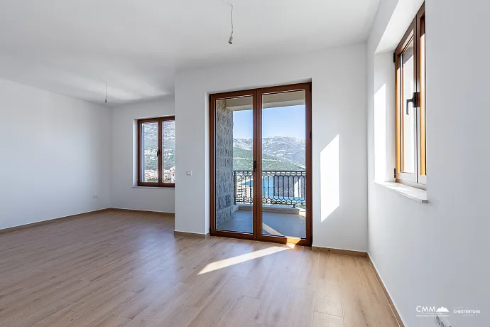Helle Wohnung mit Meerblick in Budva