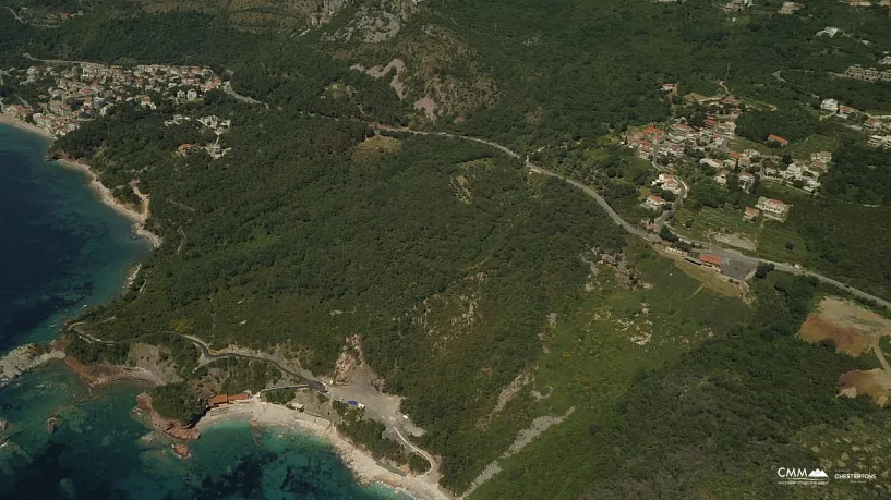 Grundstück zum Verkauf mit Panoramablick auf das Meer