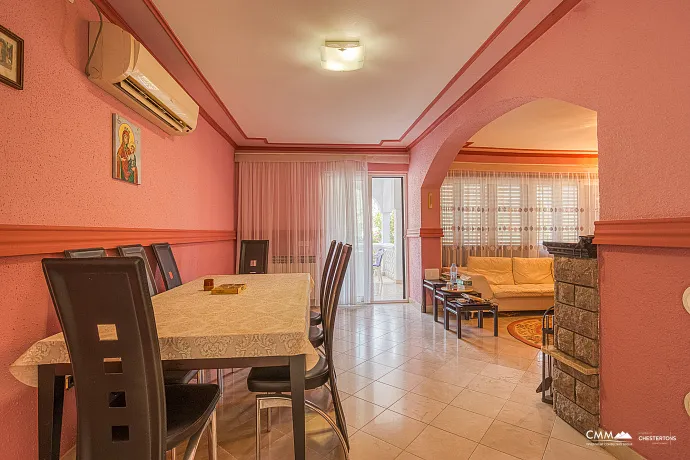 Haus nur 50 Meter vom Meer entfernt – Stoliv
