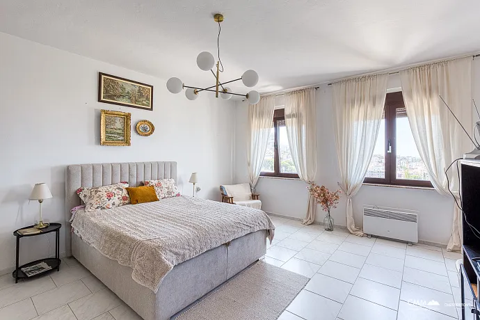 Haus in Dobra Voda mit Panoramablick auf das Meer