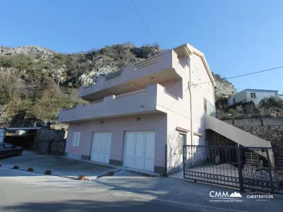 Haus mit 7 Schlafzimmern und Blick auf die Bucht von Kotor in Skaljari