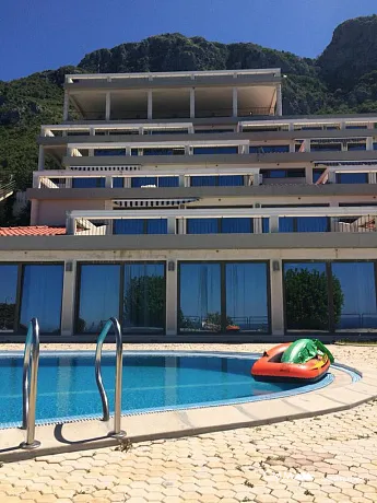 Eine einzigartige Villa mit zwei Swimmingpools und einer perfekten Aussicht