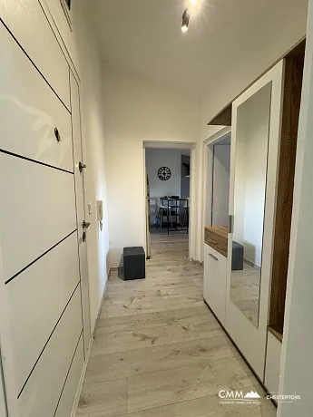 Apartment mit einem Schlafzimmer, großer Terrasse und eigenem Parkplatz in einem ruhigen Teil von Budva