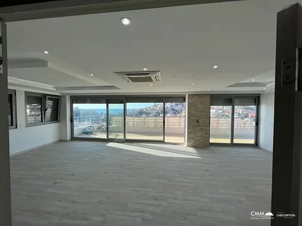 Penthouse in Ulcinj mit Meerblick