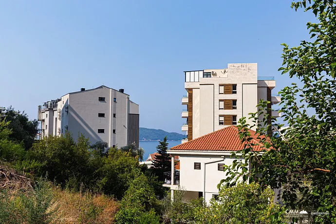 Geräumiges Apartment mit 1 Schlafzimmer in Rafailovići