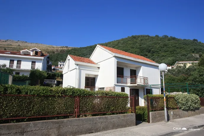 Haus in Petrovac