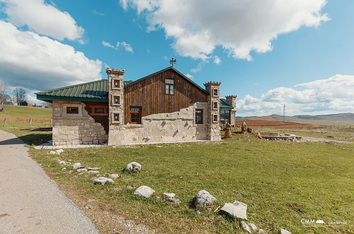 Zu verkaufen oder zu vermieten — Neues Restaurant in Žabljak