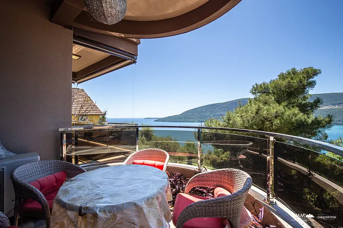 Ausgezeichnete Villa im Zentrum von Herceg Novi