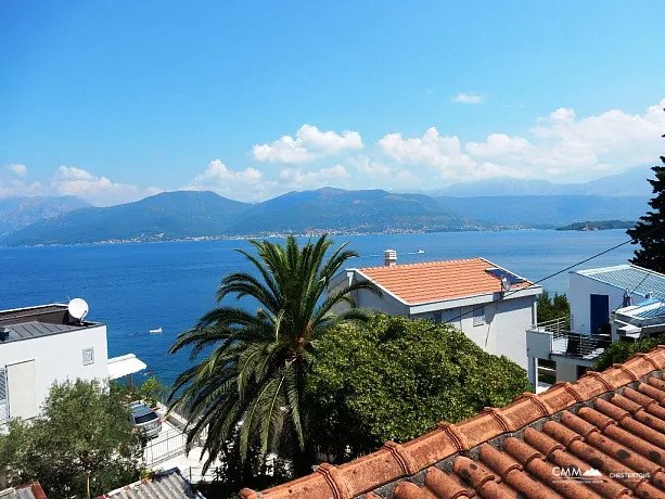 Haus mit Meerblick in Krasici