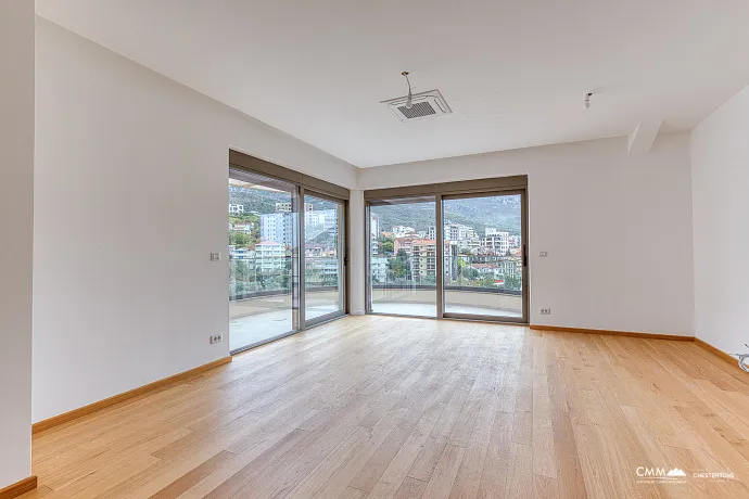 Komplex in Bečići in der Nähe des Meeres