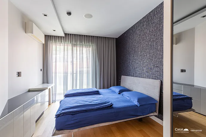 Eine elegante Zwei-Zimmer-Wohnung mit exklusivem Design im Herzen von Budva.
