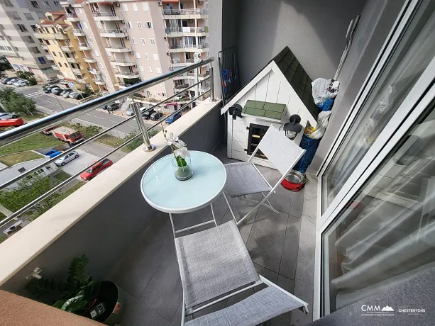 Apartment mit zwei Schlafzimmern und einem Garagenplatz in Budva