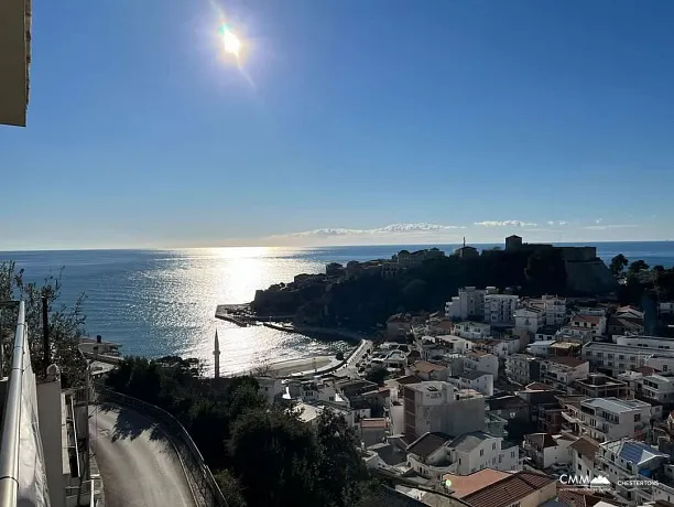 Penthouse in Ulcinj mit Meerblick