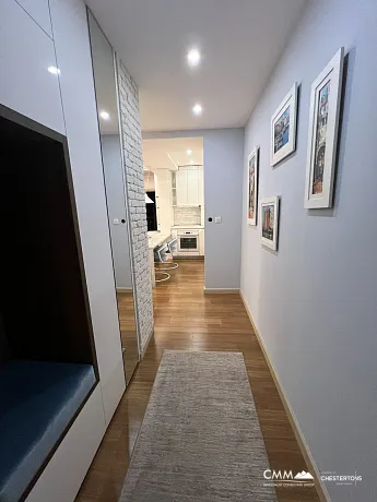 Luxuswohnung im Zentrum von Budva – 90 m² mit Garage