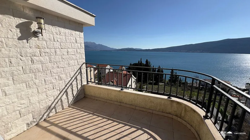 Wohnung zum Verkauf in Herceg Novi mit Meerblick