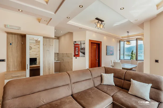 Zweizimmerwohnung mit Meerblick, 60 m vom Strand entfernt – Tivat