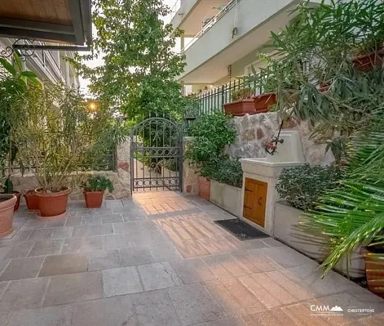 Apartment mit zwei Schlafzimmern in Herceg Novi in ​​der Nähe des Meeres